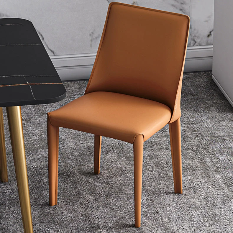 Sedia da pranzo con schienale massiccio e finitura opaca pelle per hotel stile designer Clearhalo
