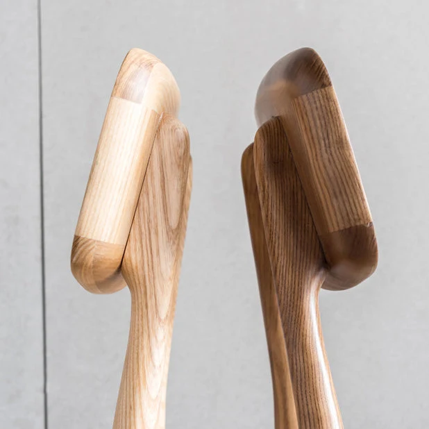 Sedia da pranzo contemporanea senza braccioli legno massello con schienale aperto per la casa Clearhalo