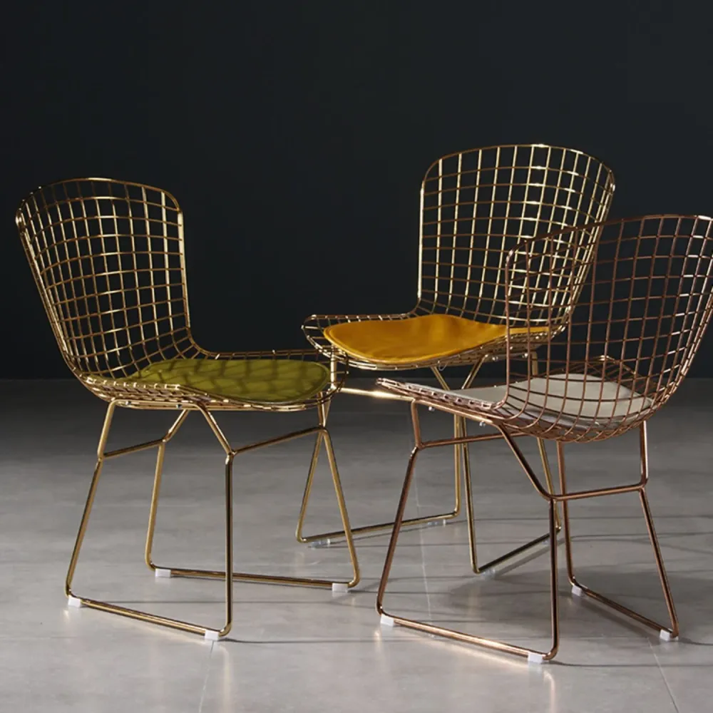 Sedia da pranzo laterale metallo glamour. Sedia imbottita senza braccioli con schienale incrociato Clearhalo