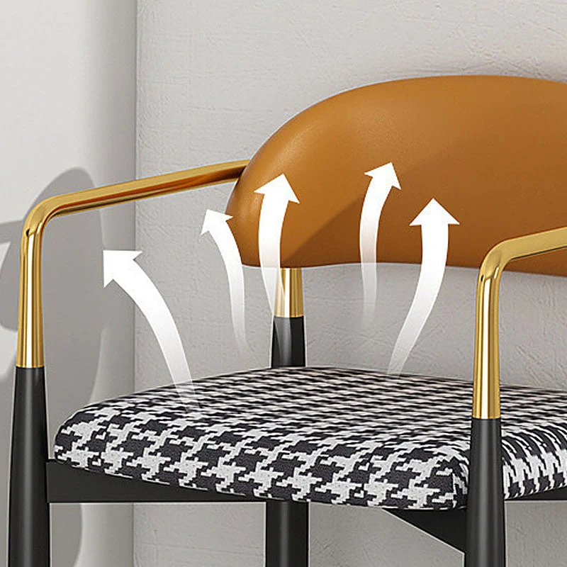 Sedia da pranzo moderna con braccioli imbottiti per la casa, finitura opaca, con schienale aperto Clearhalo