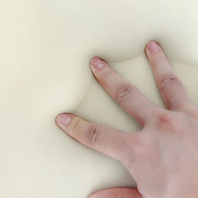 Sedia da pranzo moderna con braccioli pelle per la casa, finitura opaca, con schienale massiccio Clearhalo