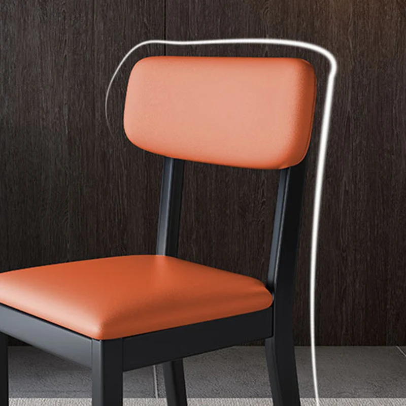 Sedia da pranzo moderna con finitura opaca, legno massello e pelle, con schienale aperto curvo Clearhalo
