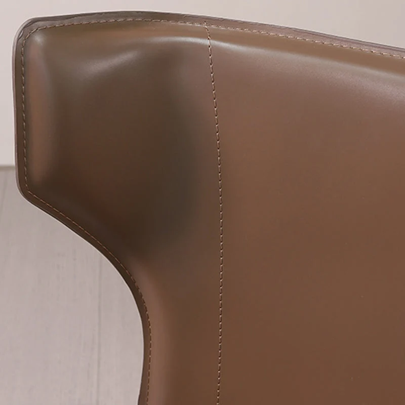 Sedia da pranzo moderna con finitura opaca Wingback Side Chair con gambe pelle Clearhalo