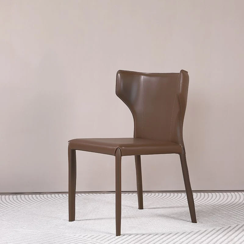 Sedia da pranzo moderna con finitura opaca Wingback Side Chair con gambe pelle Clearhalo