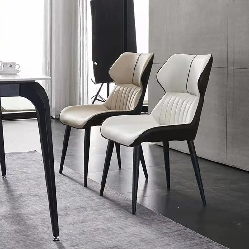 Sedia da pranzo moderna con schienale alare Sedia senza braccioli pelle PU con gambe metallo Clearhalo