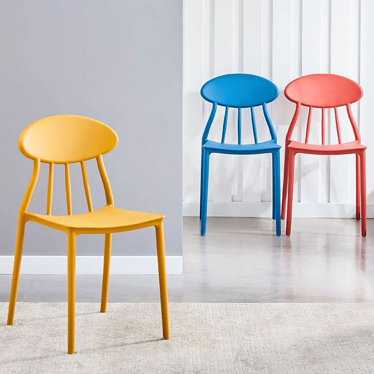 Sedia da pranzo moderna con schienale aperto e finitura opaca plastica per sala conferenze Clearhalo