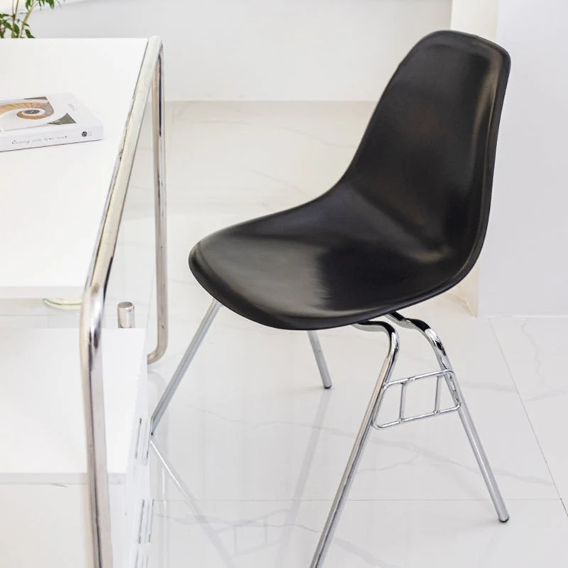 Sedia da pranzo moderna metallo senza braccioli Sedia laterale da pranzo plastica per uso ristorante Clearhalo
