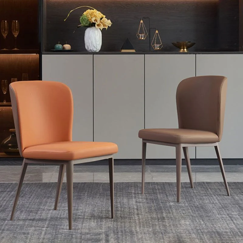 Sedia da pranzo moderna pelle per ristorante, con gamba marrone, con schienale alato Clearhalo