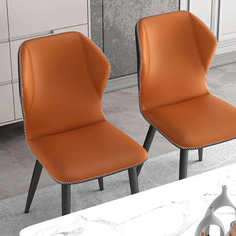 Sedia da pranzo moderna per camera da letto con sedia laterale con schienale pelle e finitura opaca Clearhalo