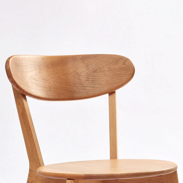 Sedia da pranzo moderna senza braccioli con finitura opaca legno massello con schienale aperto Clearhalo