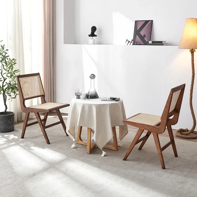 Sedia da pranzo moderna senza braccioli legno massello e rattan con schienale aperto Clearhalo