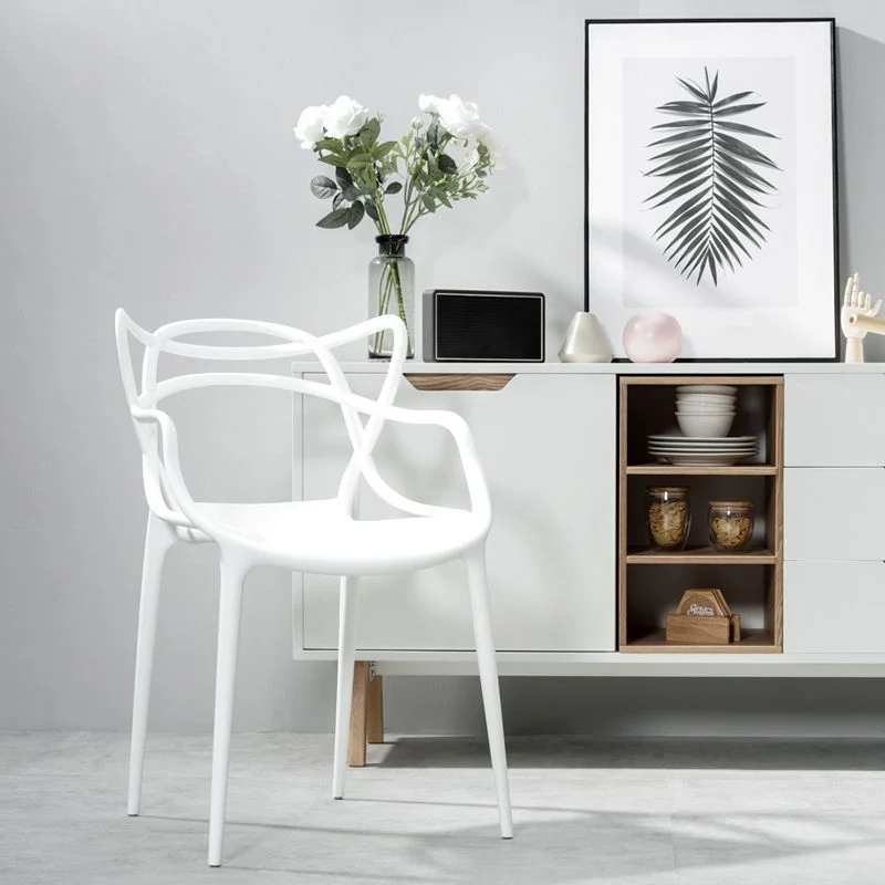 Sedia da pranzo scandinava con braccioli plastica per ristorante, finitura opaca, schienale incrociato Clearhalo
