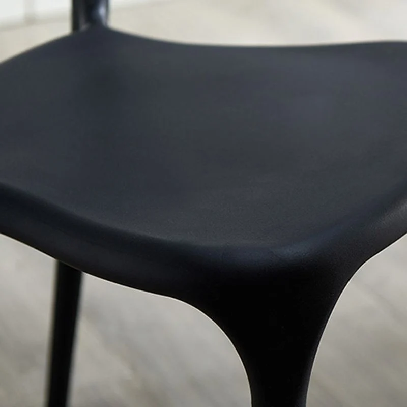 Sedia da pranzo scandinava impilabile plastica con schienale aperto e finitura opaca Clearhalo