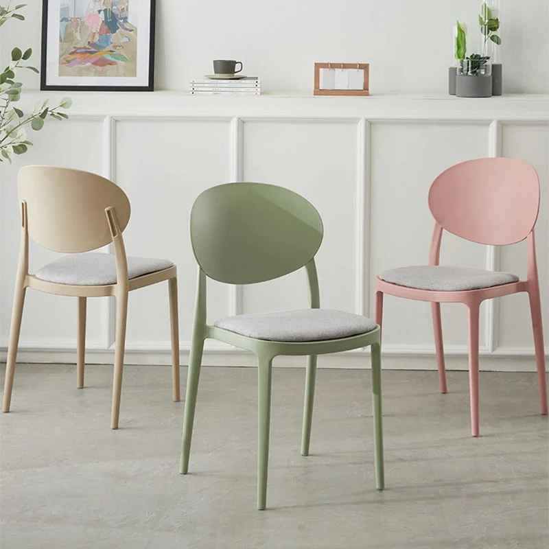 Sedia da pranzo scandinava plastica per ristorante, con schienale aperto e finitura opaca Clearhalo