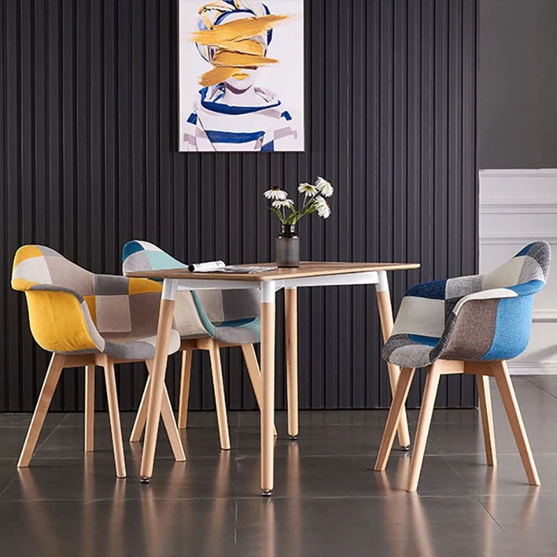 Sedia da pranzo scandinava da ristorante con braccioli imbottiti, finitura opaca, schienale massiccio Clearhalo