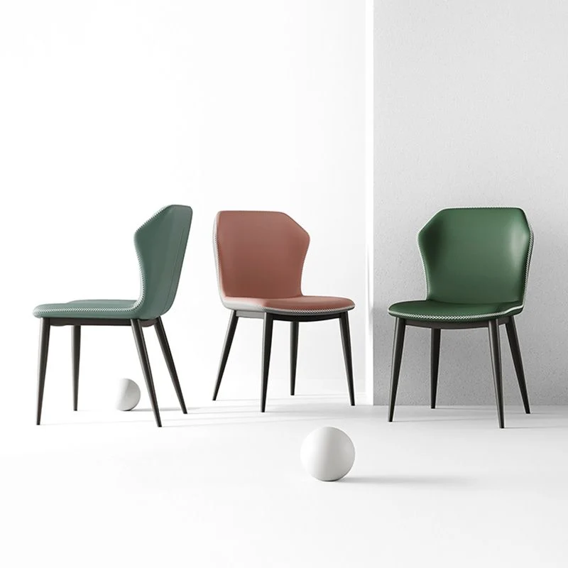 Sedia da pranzo senza braccioli pelle con schienale laterale industriale e base metallo Clearhalo