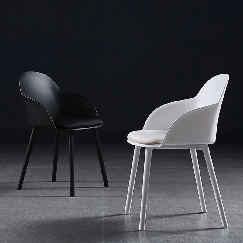Sedia da pranzo stile moderno con braccioli da cucina e gambe plastica Clearhalo