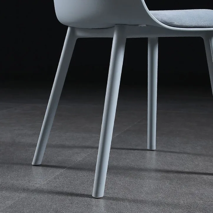 Sedia da ristorante scandinava plastica con finitura opaca Parsons Chair (set di 4) Clearhalo