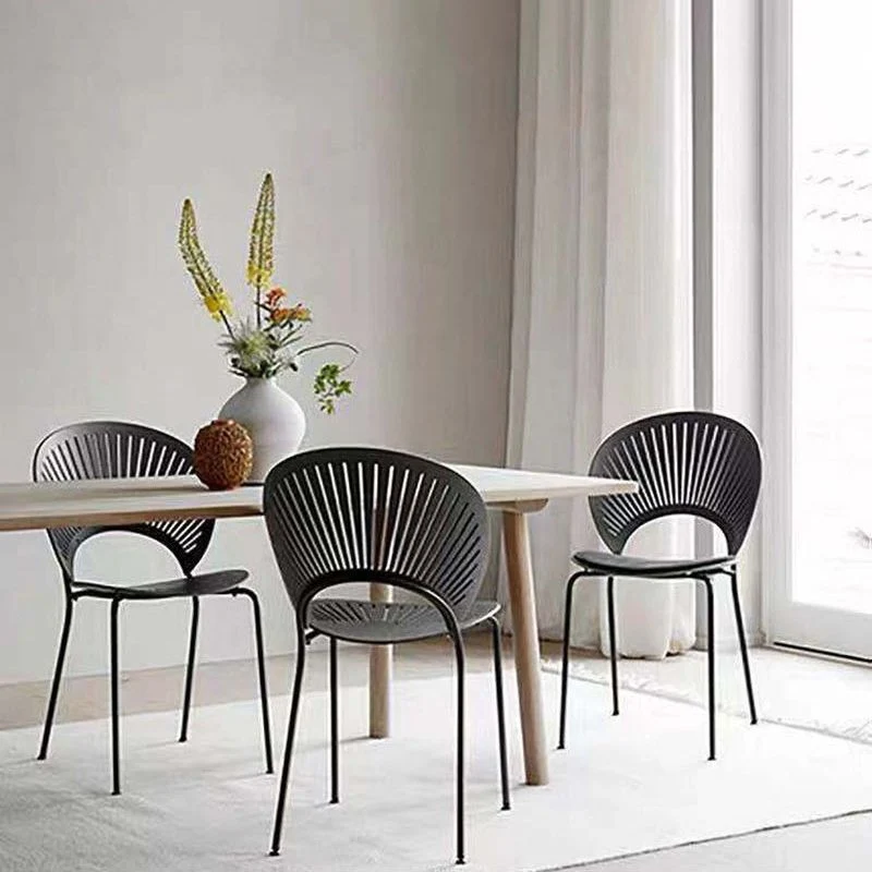 Sedia da sala da pranzo legno con gambe metallo con schienale aperto per la casa contemporanea Clearhalo
