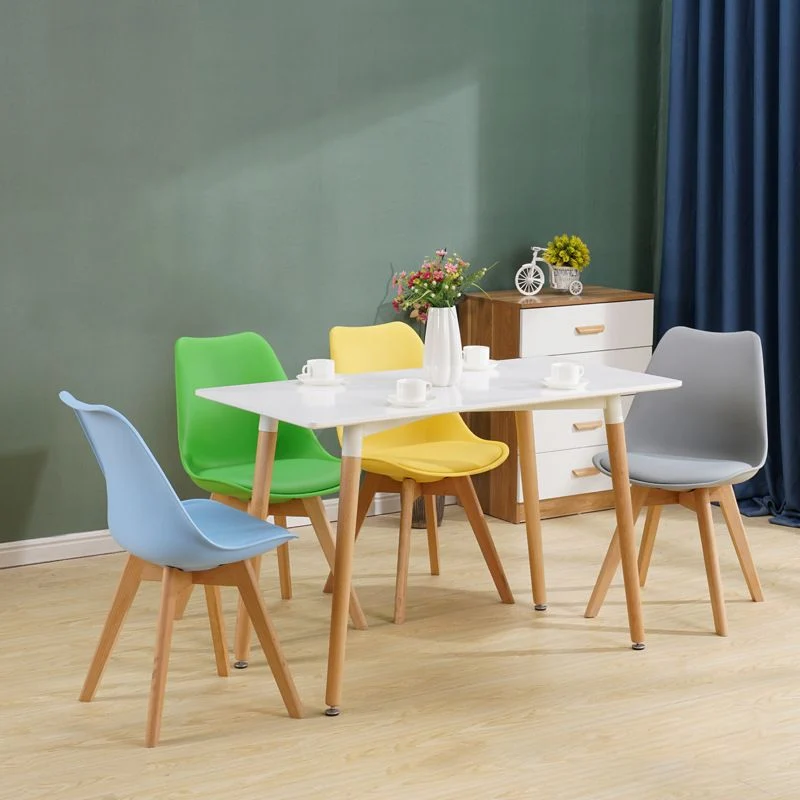 Sedia scandinava per la casa Sedia da sala da pranzo plastica per interni con schienale massiccio e gambe legno Clearhalo