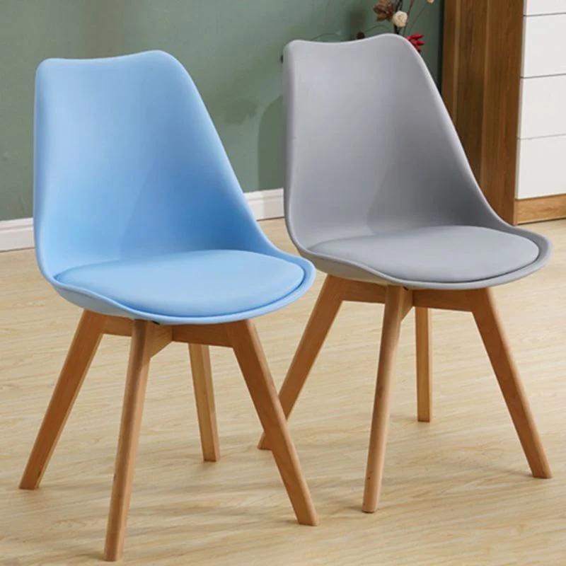 Sedia scandinava per la casa Sedia da sala da pranzo plastica per interni con schienale massiccio e gambe legno Clearhalo