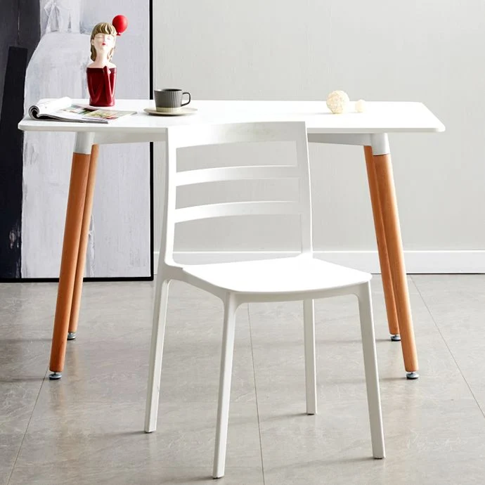 Sedia scandinava plastica impilabile per sala da pranzo e cucina Clearhalo