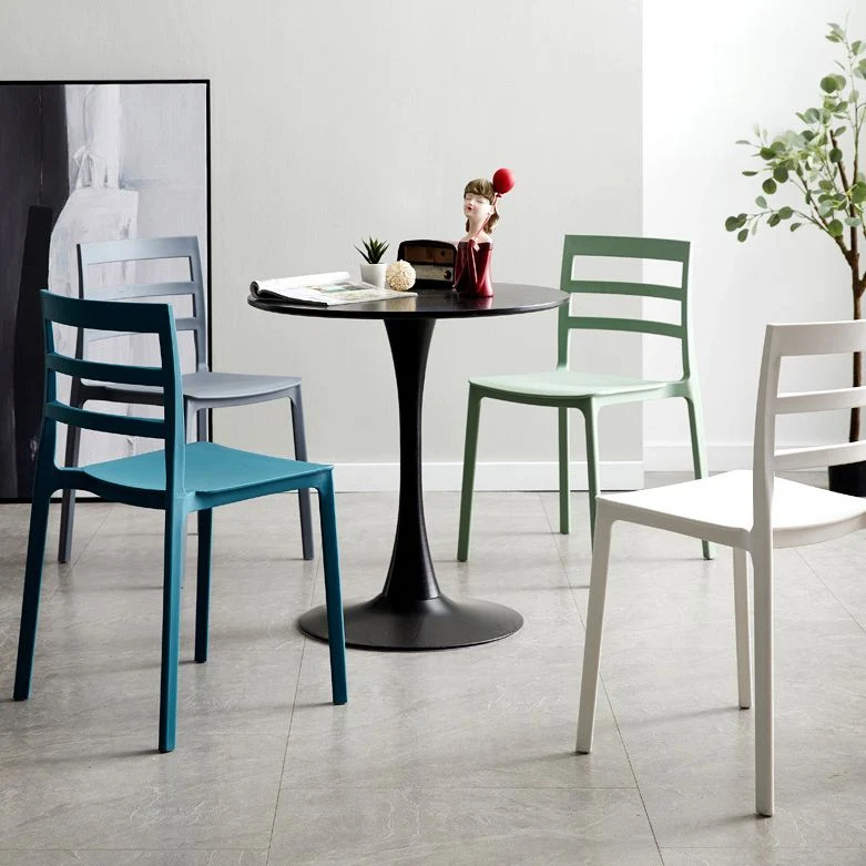Sedia scandinava plastica impilabile per sala da pranzo e cucina Clearhalo