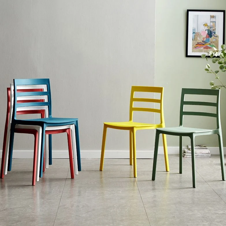 Sedia scandinava plastica impilabile per sala da pranzo e cucina Clearhalo