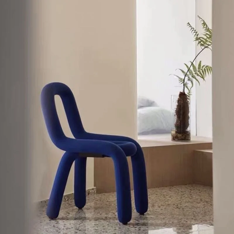 Sedia da soggiorno stile designer velluto Sedia da pranzo aperta colorata Clearhalo