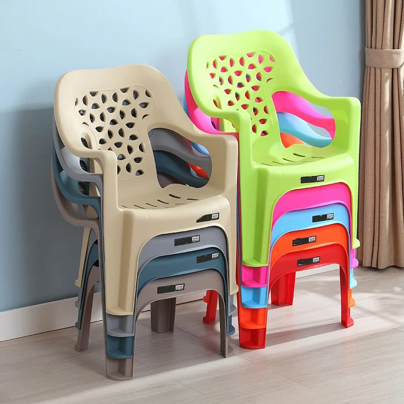 Sedie contemporanee plastica per sala da pranzo Sedia impilabile con braccioli per uso domestico Clearhalo