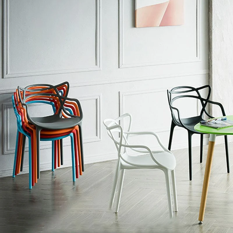 Sedie laterali con braccioli stile nordico Sedie con schienale aperto e gambe plastica per cucina Clearhalo
