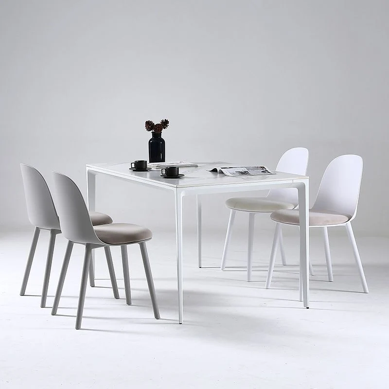 Sedie laterali da pranzo larghe 16'' Sedia moderna plastica con schienale solido per interni ed esterni Clearhalo