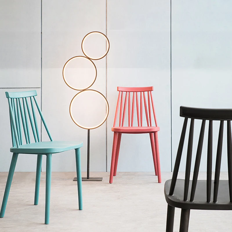 Sedie laterali senza braccioli stile nordico Sedia con schienale doghe e gambe plastica per uso domestico Clearhalo