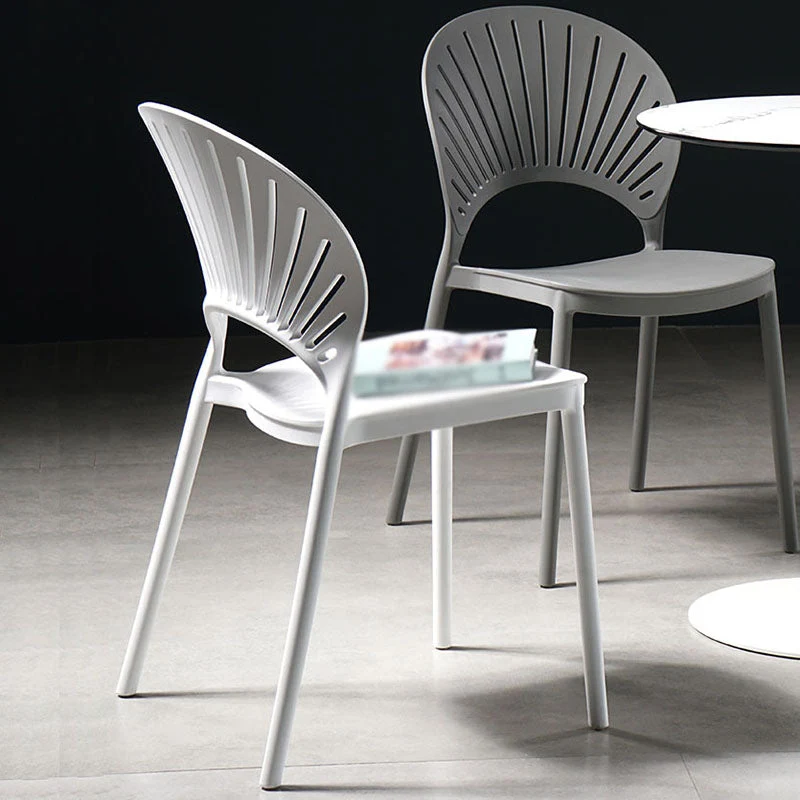 Sedie plastica da cucina stile moderno. Sedia da pranzo con schienale aperto senza braccioli Clearhalo