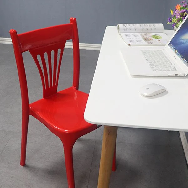 Sedie da pranzo impilabili con schienale doghe plastica stile moderno per la casa Clearhalo