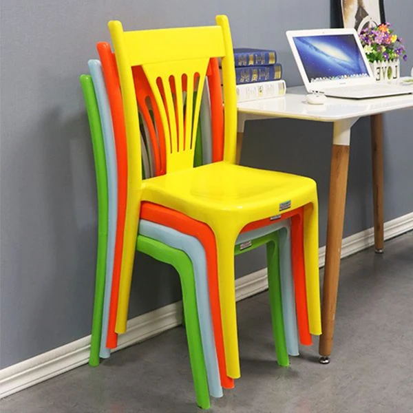 Sedie da pranzo impilabili con schienale doghe plastica stile moderno per la casa Clearhalo
