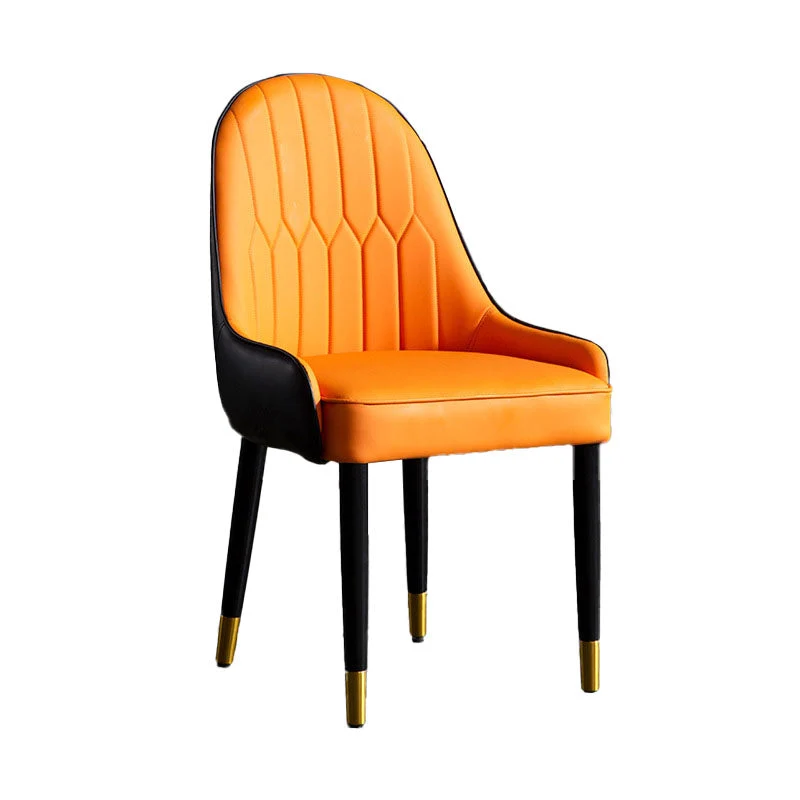 Sedie da pranzo scandinave imbottite con braccioli e schienale massiccio Clearhalo