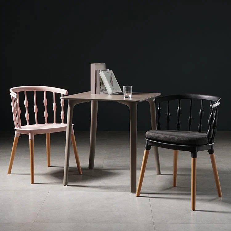 Sedie da sala da pranzo stile moderno Sedie plastica senza braccioli con gambe legno Clearhalo