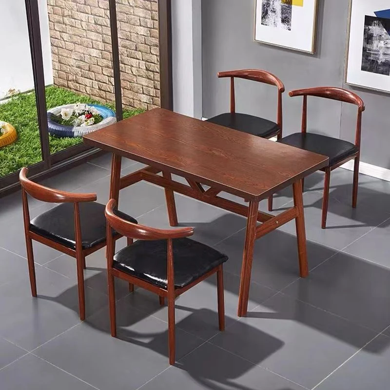 Set dinette da 3/5 pezzi legno prodotto con tavolo da pranzo e sedie con finitura opaca Clearhalo