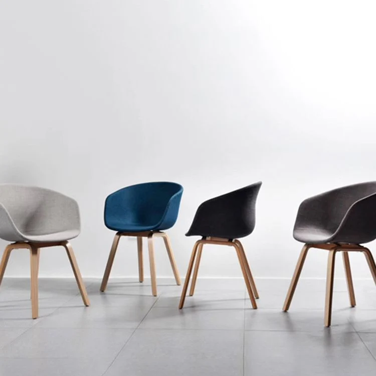 Set di sedie per sala da pranzo plastica con schienale alato per interni scandinavi per la casa Clearhalo