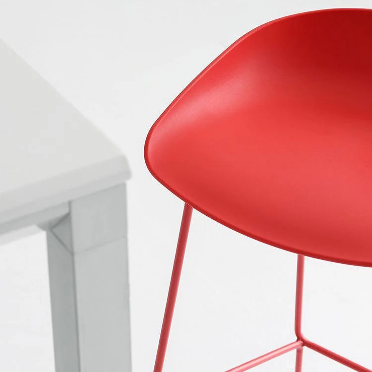 Sgabelli da bar con sedile avvolgente plastica Sgabello Bristol scandinavo con base ferro Clearhalo