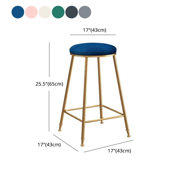 Sgabelli da bar impilabili senza schienale dal design nordico per la casa Sgabelli da bar imbottiti con gambe metallo Clea...