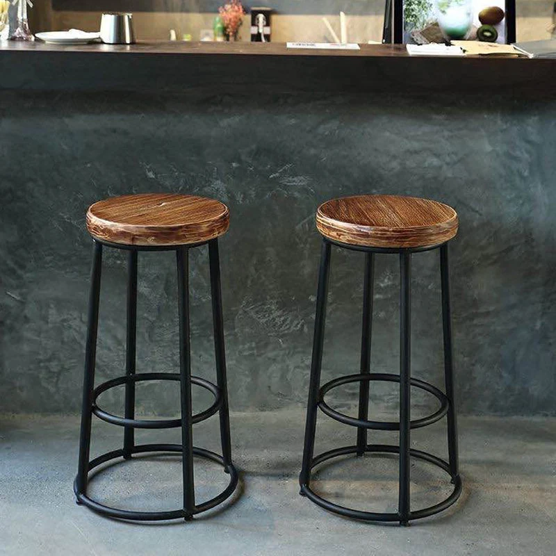 Sgabelli da bar rotondi industriali Sgabello da bancone poggiapiedi nero legno massello per negozio Clearhalo