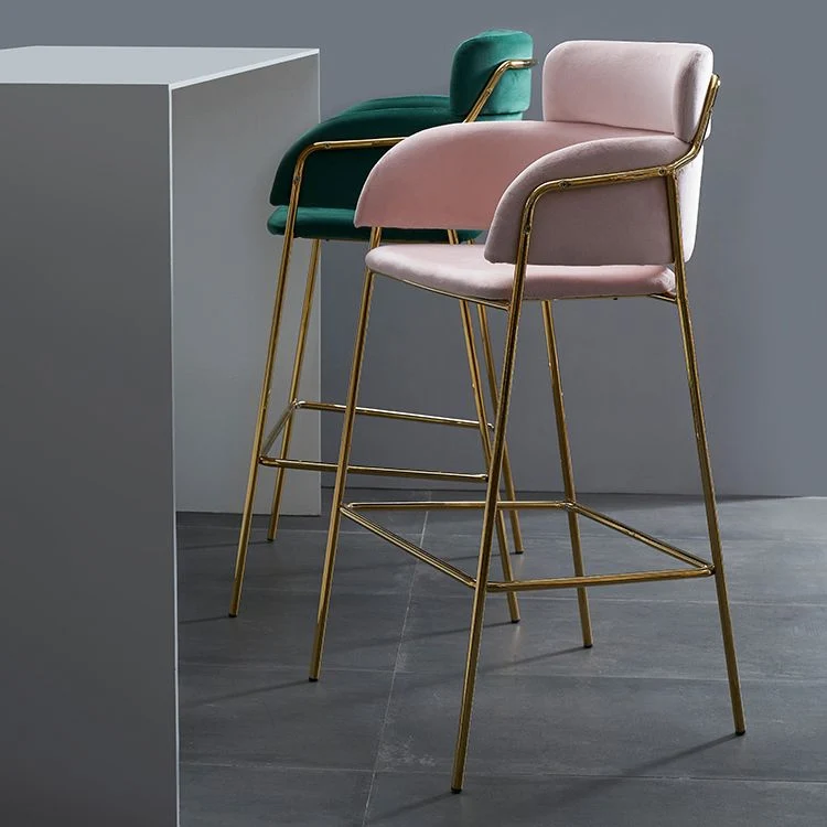 Sgabelli da bar scandinavi con sedile avvolgente Sgabello da bar con braccioli tessuto con 4 gambe dorate Clearhalo