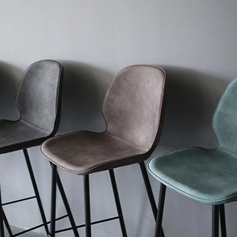 Sgabello alto da bar senza braccioli con schienale moderno, ferro, con cuscino pelle Clearhalo