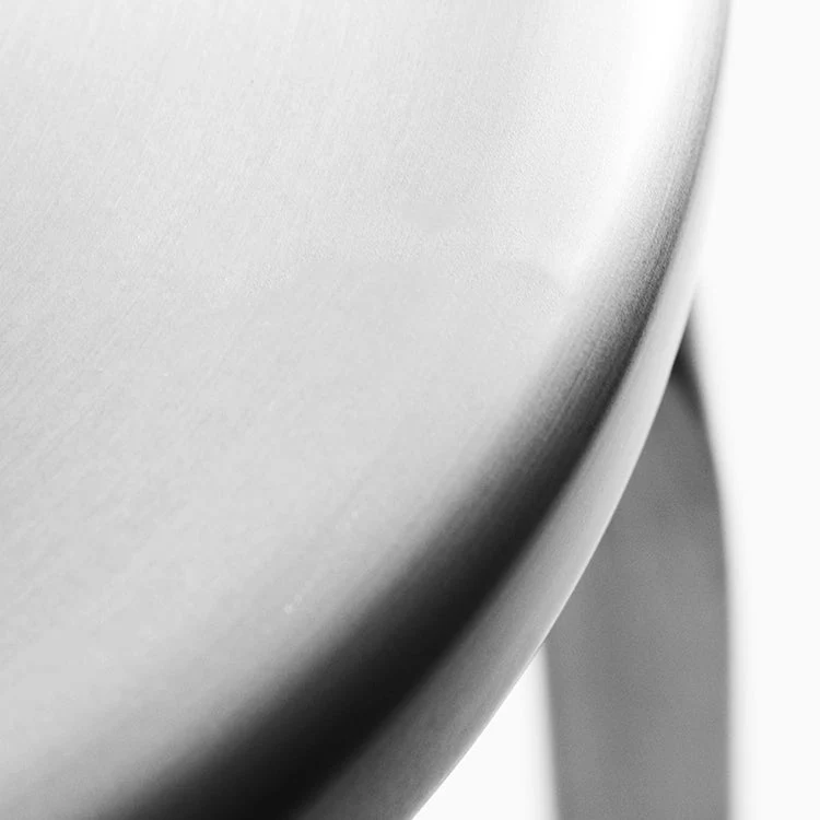 Sgabello da bancone contemporaneo senza schienale metallo color argento per uso domestico Clearhalo