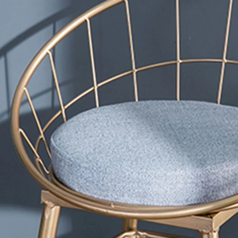 Sgabello da bancone secchiello dal design scandinavo per la casa. Sgabelli da bar imbottiti con base metallo Clearhalo
