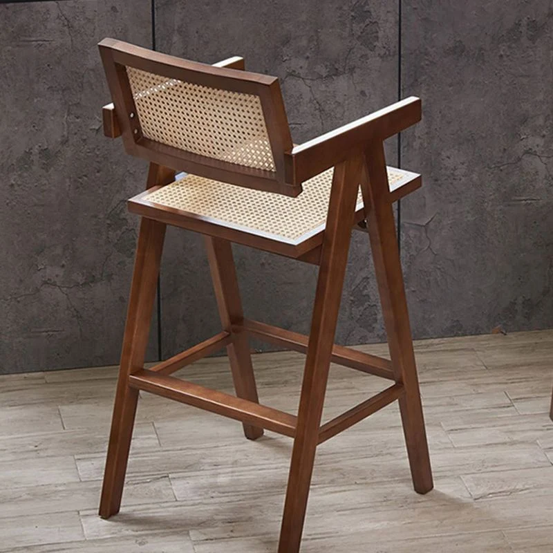 Sgabello da bar armato legno massello con schienale basso stile contemporaneo per la casa Clearhalo