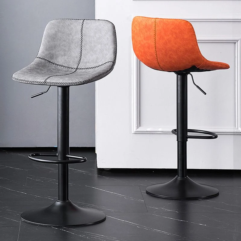 Sgabello da bar e bancone industriale Sgabello con schienale basso con base su piedistallo nero Clearhalo