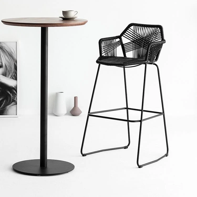 Sgabello da bar con braccioli e schienale basso vimini stile moderno con gambe metallo Clearhalo